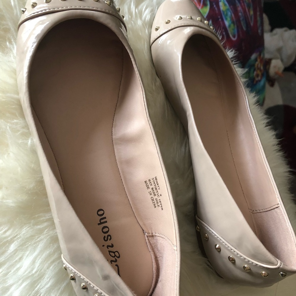 Size 9 Zigisoho tan flats